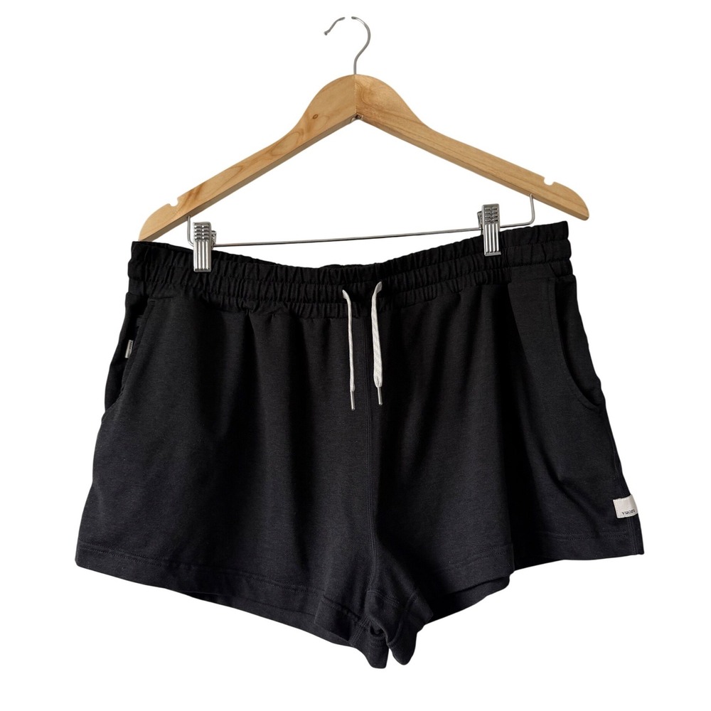 Vuori Performance Dot Shorts Womens XXL Black Heather Athletic Lounge VW339